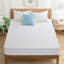 Protège-matelas ultra doux et rafraîchissant pour l'été-126428120