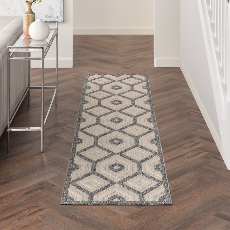 Allesandra Geometric Indoor / Outdoor Rug, Runner 2'2" x 7'6"