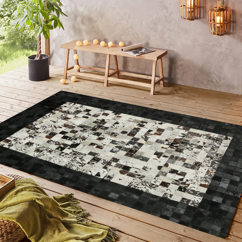 Tapis noir et blanc en cuir de vache 6 x 9 pi, Rectangle 6 pi x 9 pi