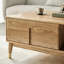 Table basse à quatre pieds avec rangement