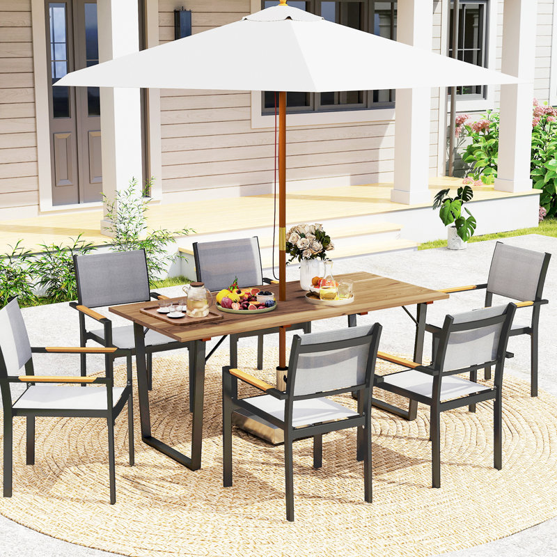 Table de salle à manger en bois pour 6 personnes avec trou pour parasol de 2 po, brun