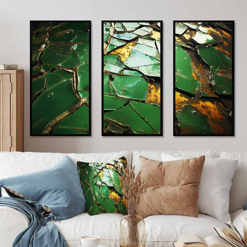 Carreaux de mosaïque en marbre vert et or I - art mural abstrait, Cadre flottant noir, H 28 po x l 36 po x P 1 po