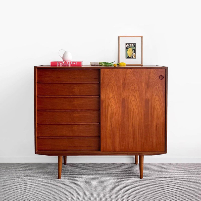 Buffet américain de style minimaliste rétro