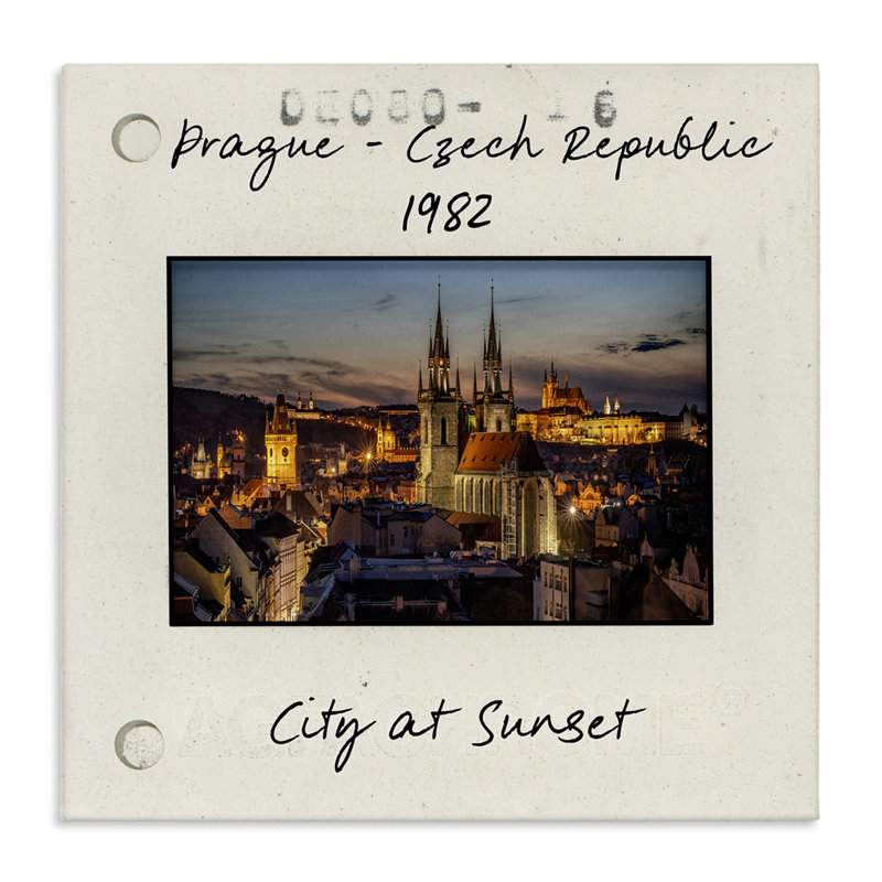 Toile Prague City Cityscape, conception par Danita Delimont, H 30 po x l 30 po