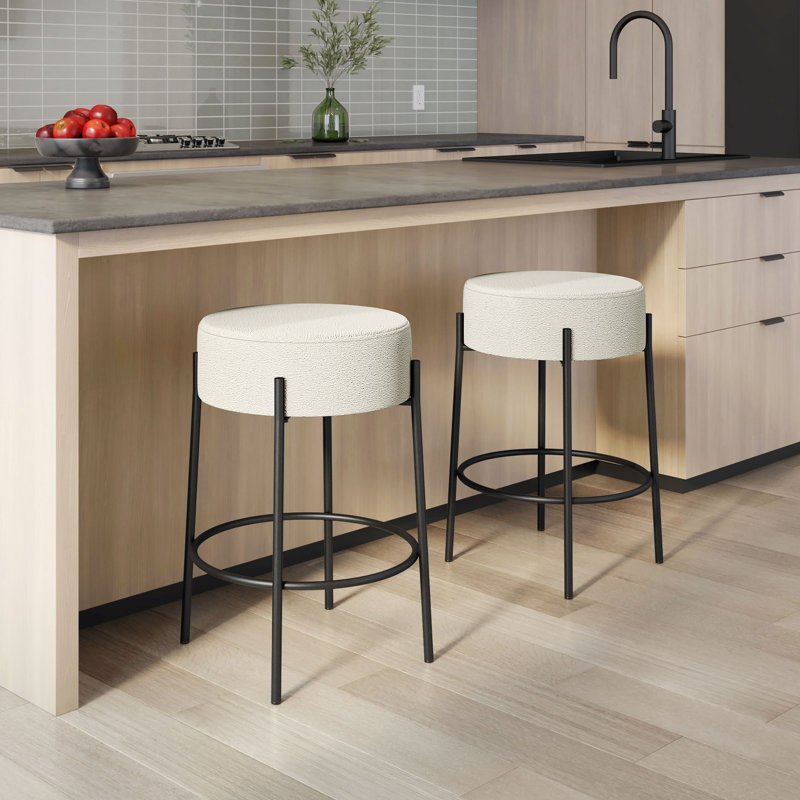 Tabouret de bar et de comptoir sans dossier Aryam, Tabouret de bar (siège d'une hauteur de 30,75 po), Noir, Boucle-crème