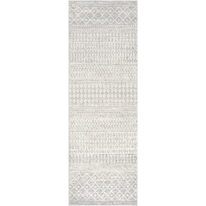 Tapis géométrique gris clair / gris / blanc Warkentin, Tapis de couloir 2 pi 7 po x 7 pi 6 po
