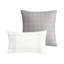6 literie en coton double. Blanc et gris. Rayures verticales et horizontales texturées. . Oreillers décoratifs de jupe de lit. Édredon double facile d'entretien. Blanc / gris Motif à rayures. Rempli. Oreillers inclus.-120478228