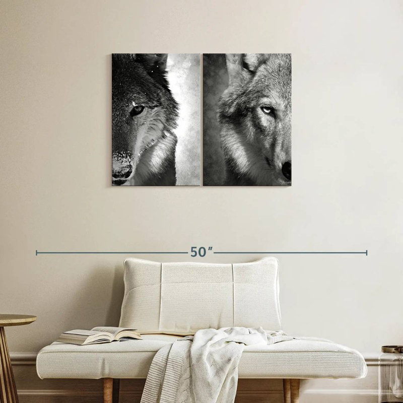 «Wolf faces» en noir et blanc, reproduction sur toile, H 24 po x l 33 po x P 1,25 po