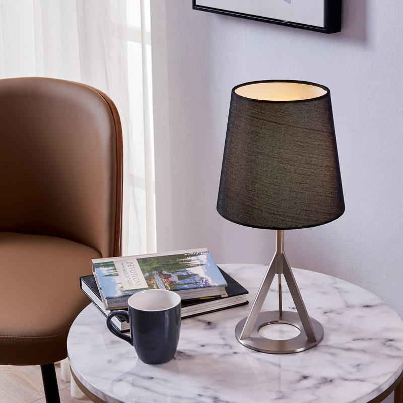 Jenessy Metal Table Lamp, Black