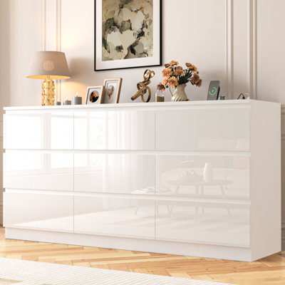Commode 9 tiroirs de 70 po avec prise de courant et surface ultrabrillante, large commode de rangement moderne pour le salon de la chambre à coucher, le vestibule, le couloir