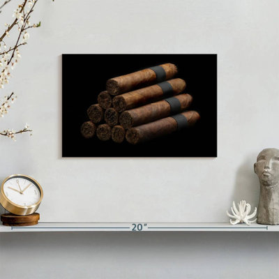 Senne Robusto Cigar Pyramid
