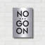 «No ... Go On» par Design Fabrikken, art mural en métal, 12 po x 16 po