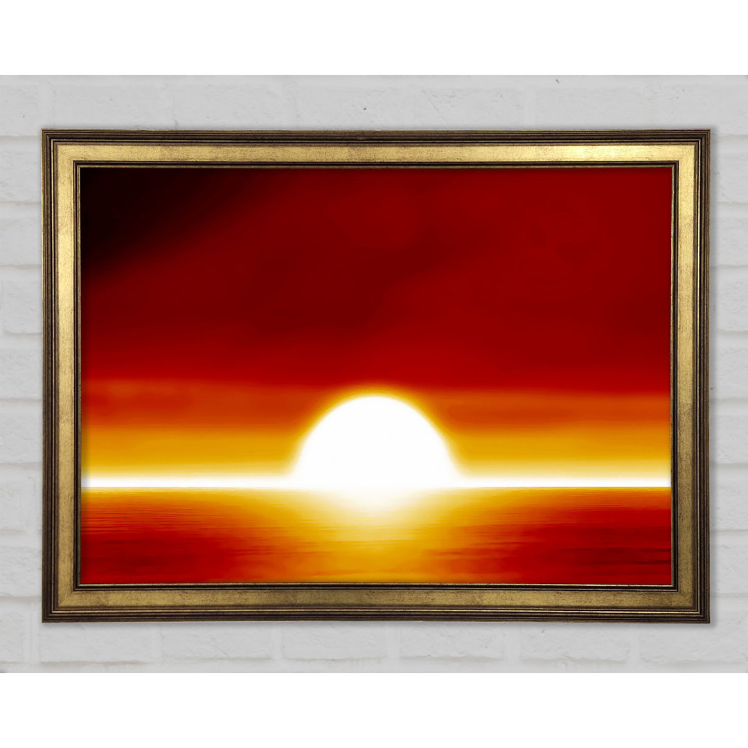 Surrealer orangefarbener Sonnenuntergang Gerahmter Druck