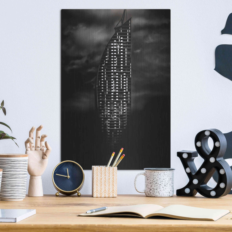 "L Tower No 3" par Brian Carson, H 16 po x l 12 po