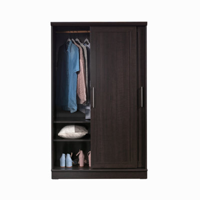 Garde-robe / armoire de rangement