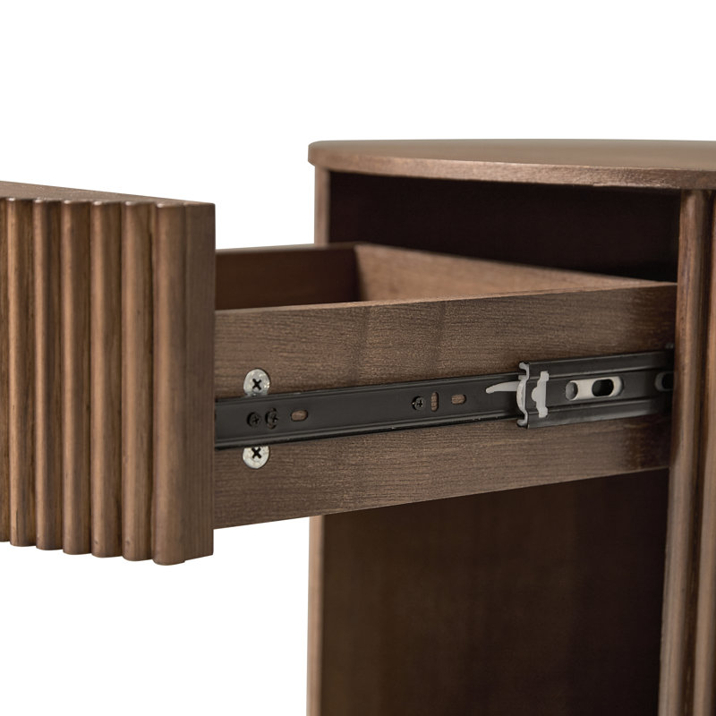 Table de bout ronde cannelée moderne de 20 po avec rangement Kaybri, Noyer