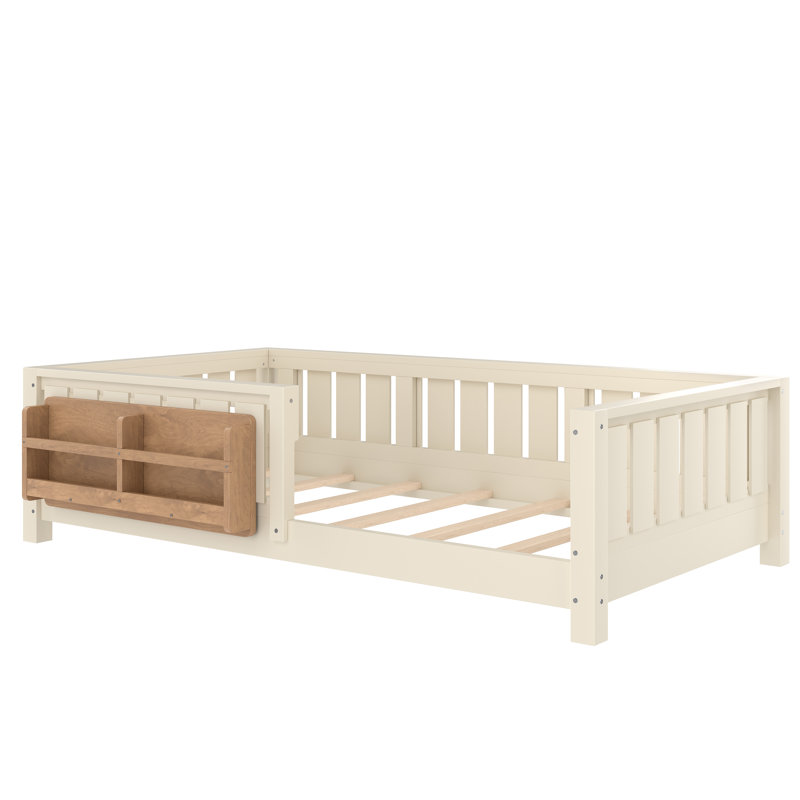 Structure de lit simple avec bibliothèque intégrée et garde-corps de sécurité, lit plateforme pour chambre d'enfant, beige
