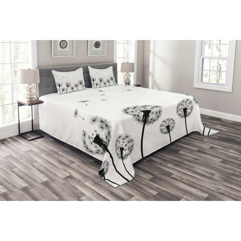 Adhvika White/Black Microfibre Bedspread Set, 220 x 264 cm