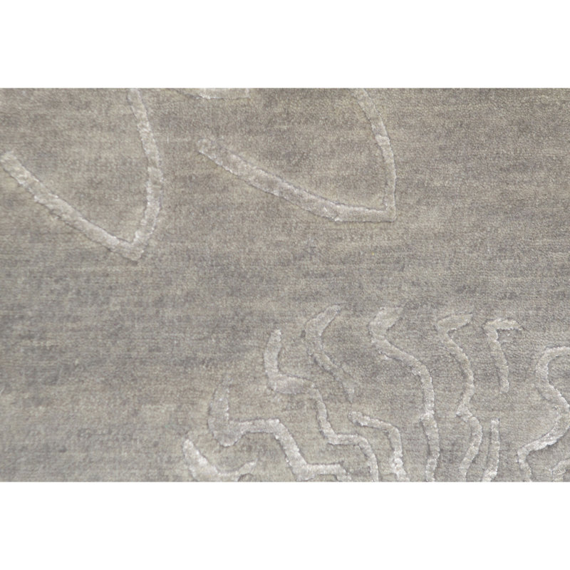 Himalayan Floral Area Rug in Gray