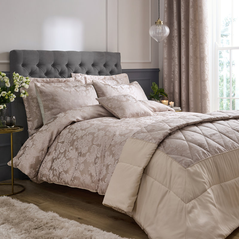Damask Jacquard Quilted Pillow sham Pair