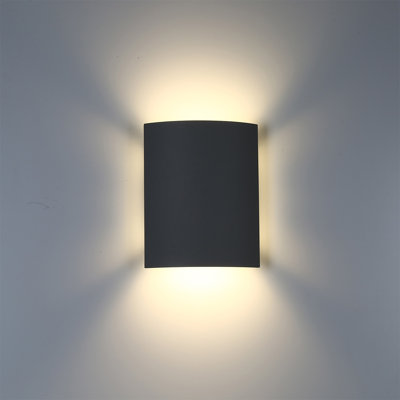 Outdoor LED Wall Mount, 570LM, Black