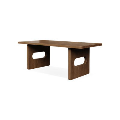 Bureaux rectangulaires bruns en bois massif