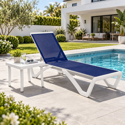 Méridienne d'extérieur Kozyard, méridienne ajustable à plat avec structure en aluminium et pieds en résine, tissu textilène pour la piscine, la cour et la plage (bleu marine, avec table) 