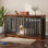 Meuble pour chien très large de 55 po, meuble télé chenil en métal robuste avec porte coulissante, table de cage en bois avec bol pour chiens de très grande taille moyenne ou 2 petits chiens, brun rustique