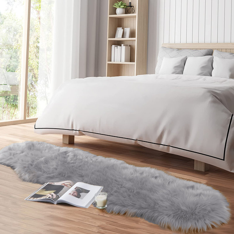 Vieda Faux Fur Indoor Rug