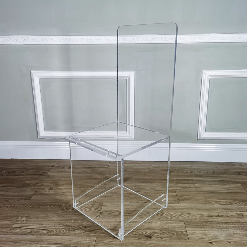 Chaise en acrylique transparent, 4