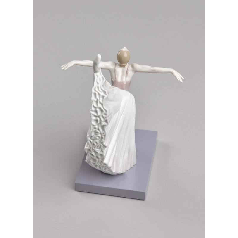 Giselle Arabesque Ballet Figurine