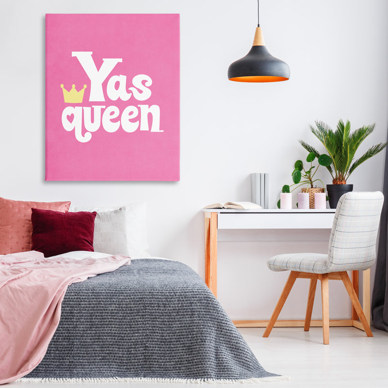 «Yas Queen with Crown» par Nataly White, H 48 po x l 36 po
