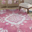Tapis ikat en laine / viscose / coton noué à la main Stone Stone rose / blanc-1135711267