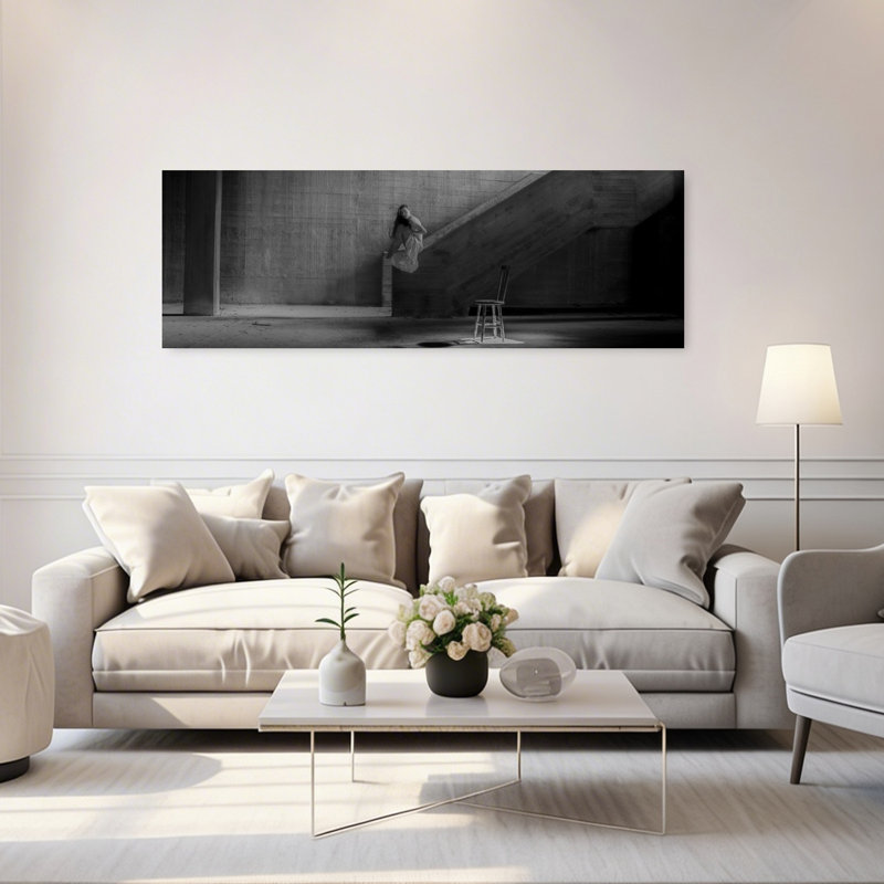 Femme flottante, escaliers en béton, art dramatique minimaliste éthéré, art mural, H 60 po x l 20 po