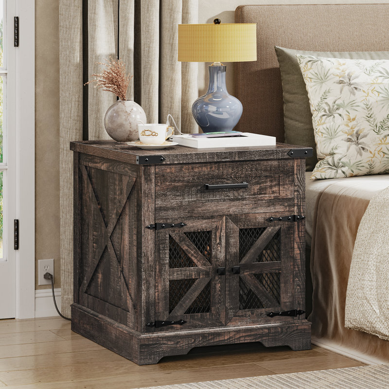 Table d'appoint de style campagnard 23,6 po avec station de charge, table de chevet et table de chevet, Chêne rustique foncé