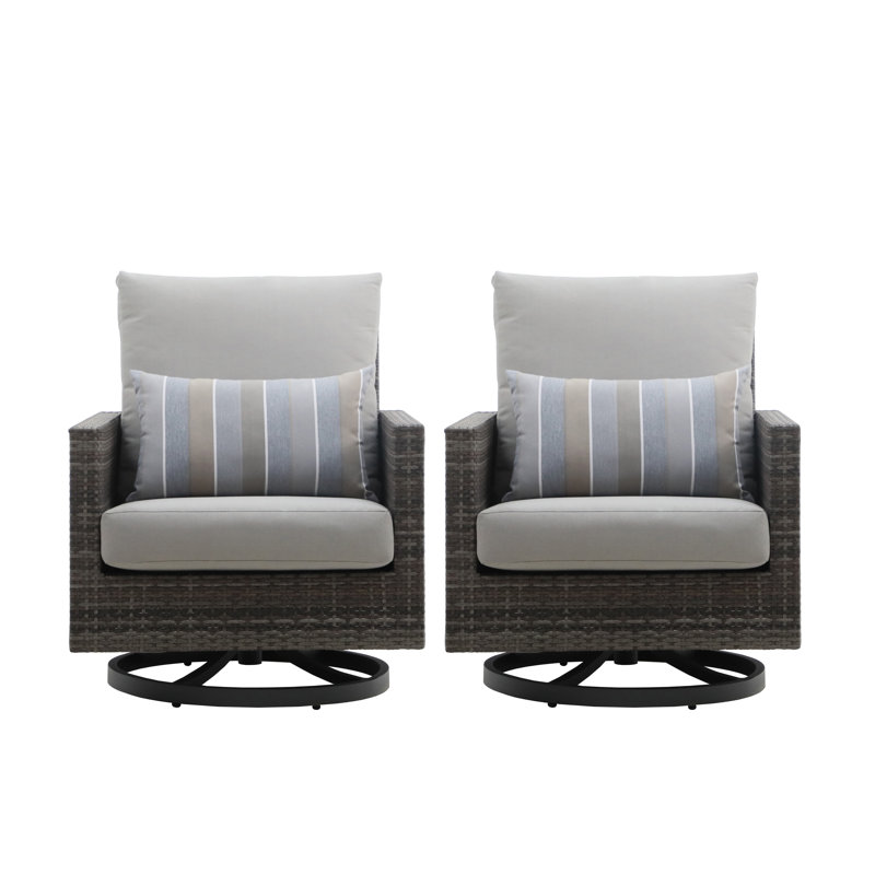 Chaise de patio en osier et en tissu Carlisa avec 2 coussins décoratifs, gris