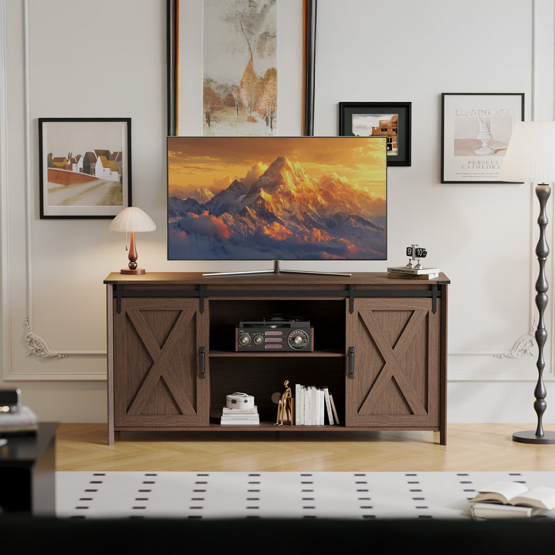 Meuble télé pour téléviseur de 70 po ou moins avec 2 portes de grange coulissantes et station de charge intégrée, Brun