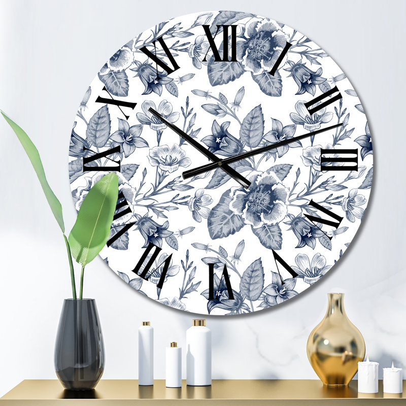 Horloge murale à motif de fleurs blanches dans des tons de gris, Petit
