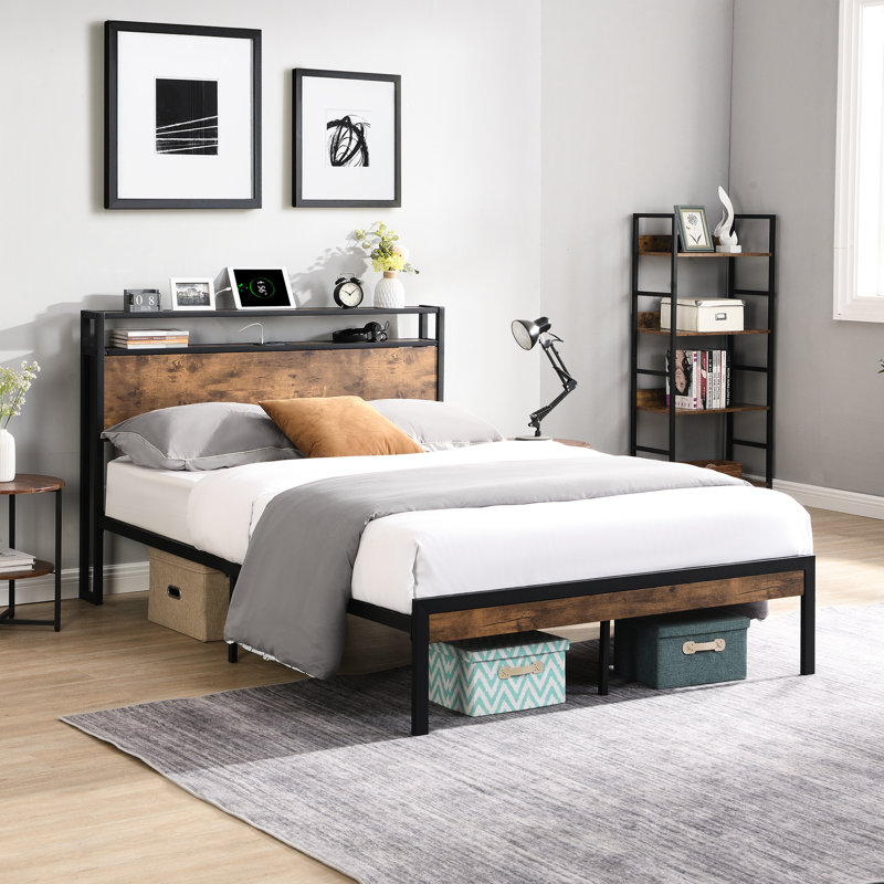 Très grand lit en métal avec tête de lit en bois - Interface, grand espace de rangement, assemblage facile, pas de sommier tapissier, cadre noir / brun, espace de rangement supplémentaire et stable, brun noir