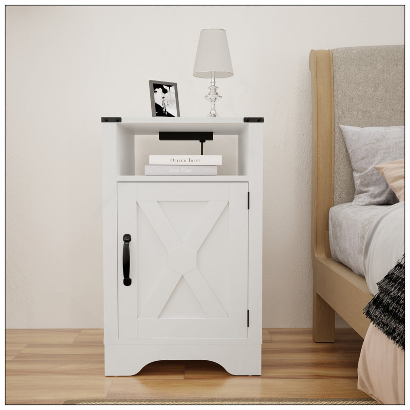 Table de chevet Farmhouse, table de bout rustique en bois avec prises électriques et station de charge, Set of 2, Gris clair