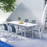 Ensemble de salle à manger de jardin Calliana avec table de salle à manger extensible et chaises empilables entièrement assemblées