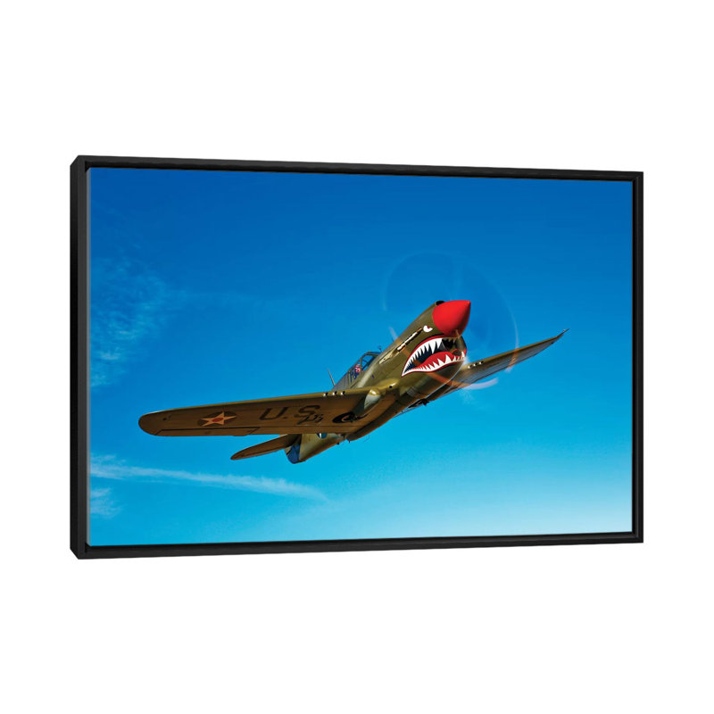 «A P-40E Warhawk», reproduction de photo sur toile, H 18 po x l 26 po x P 1,5 po, Toile avec cadre noir, Pas de tapis