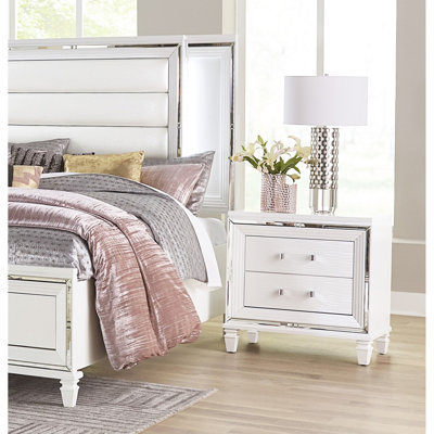 Contemporary Nightstand With Beveled Mirror Trim And 2 Drawers In White Bearing Mirrored