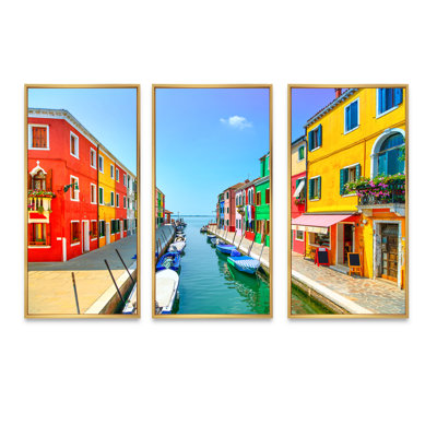 «Colorful Burano Island Canal Venice», ensemble de 3 toiles encadrées