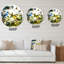 Oiseau bleu et jaune dans la nature - Horloge murale traditionnelle-60187502