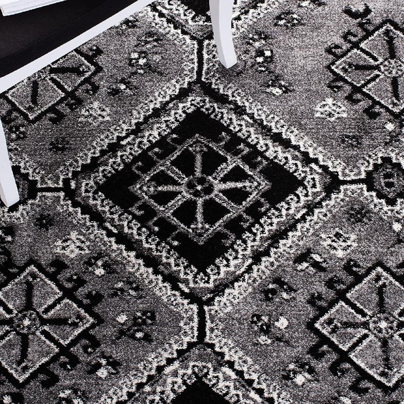 Tapis gris / noir Southwestern, Carré 6 pi 7 po