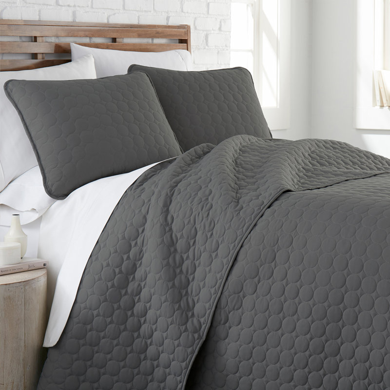 Ensemble de courtepointe Southshore Essentials de Southshore Fine Linens, couleur ardoise, en microfibre doublement brossée, avec 2 taies d'oreiller King, format King / California King