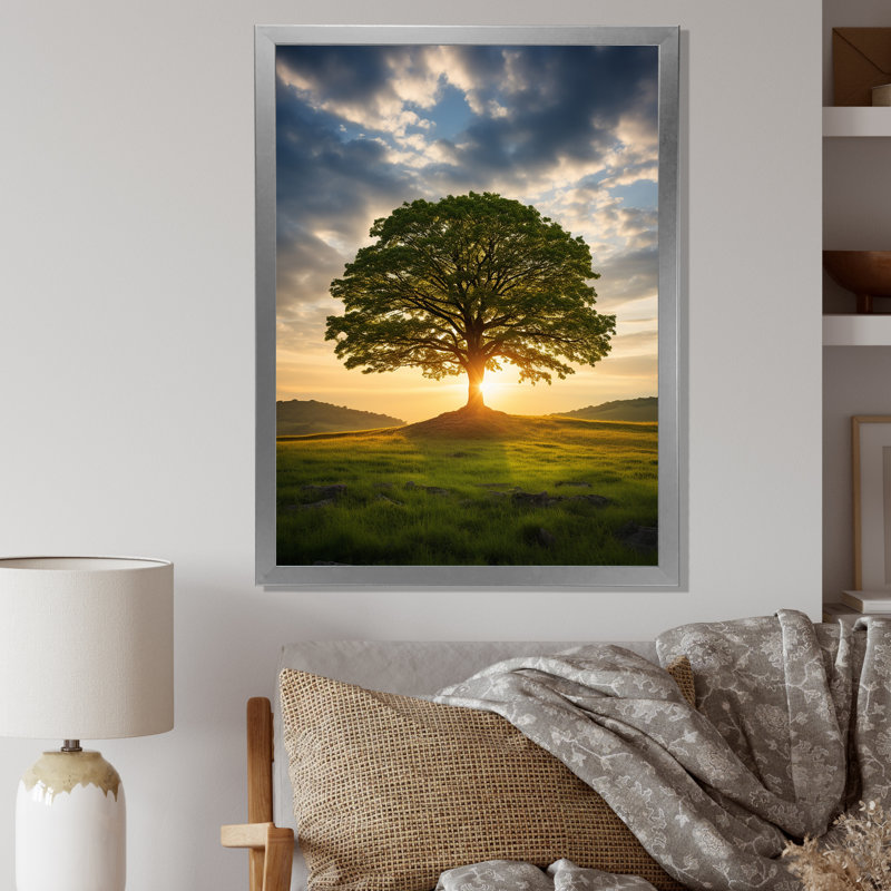 «Summer Solitude Tree Glow» sur toile, H 32 po x l 16 po x P 1 po, Cadre photo argenté