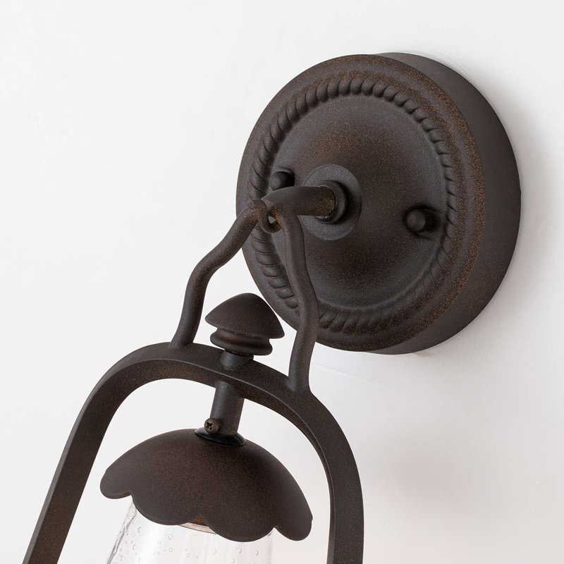 Southhampton Outdoor Wall Lantern