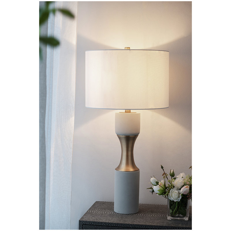 15 po x 15 po x 30 po avec lampe de table en métal